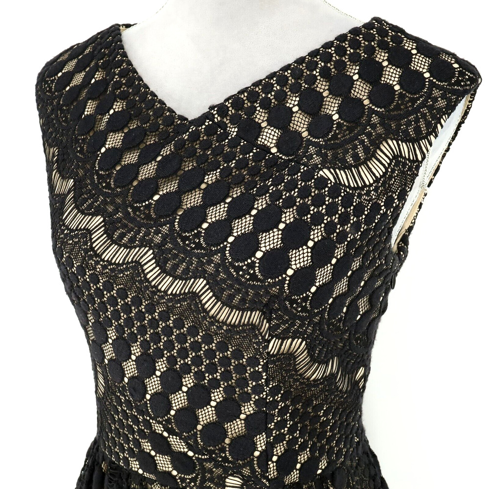 Betsey Johnson Dress Womens 4 Black Lace Beige Lined Side Zip Fit n Flare Party - Picture 8 of 12